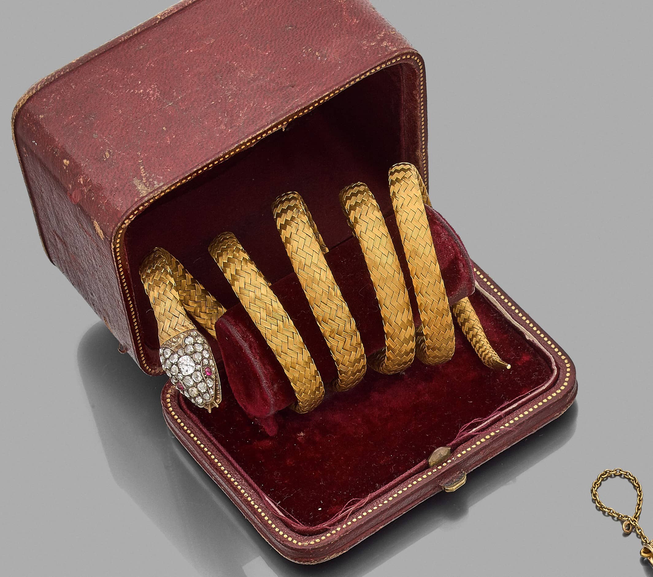 Lot 83 - 9600e