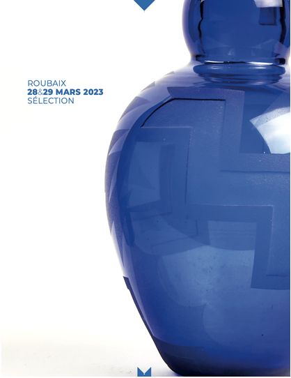Couverture du catalogue vente du 28 & 29 mars - May Associés ) Gros plan sur un vase bleu