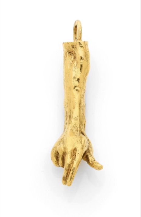D'après RODIN pendentif sculpture en or représentant une main