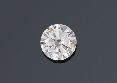Lot 141 : Diamant rond taille brillant sur papier 5,76 cts