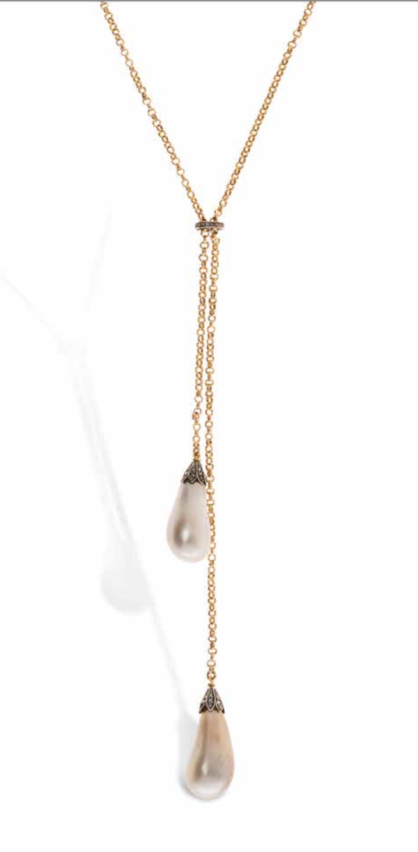 Collier bayadère en or 18K (750), orné de deux perles fines en forme de goutte montées chacune sur argent